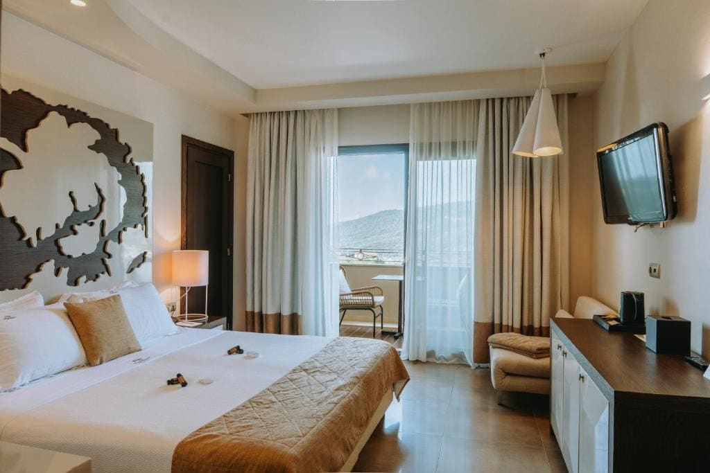 Superior Double Room with Partial Sea View room - Image 1