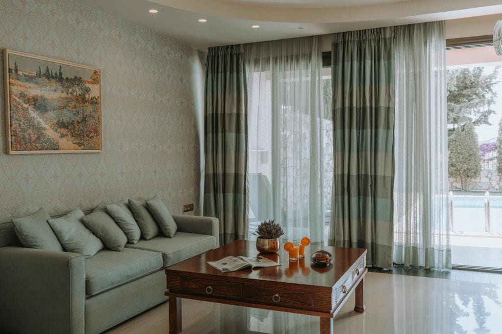 Royal Villa with Private pool room - Image 3