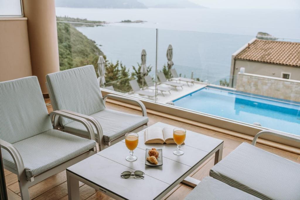 Presidential Suite with Sea View room - Image 3