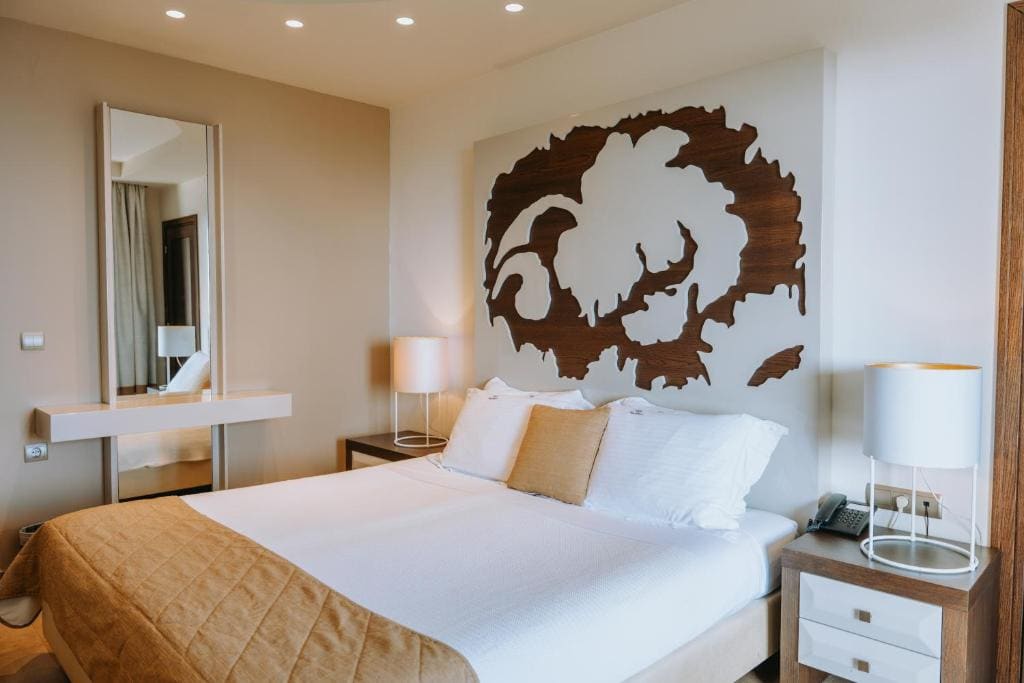 Deluxe Double Room with Sea View room - Image 2