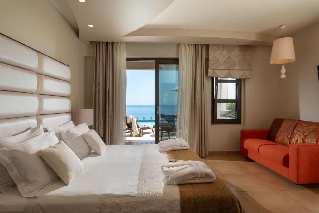 Executive Double Room with Sea View and Private Pool room - Image 1
