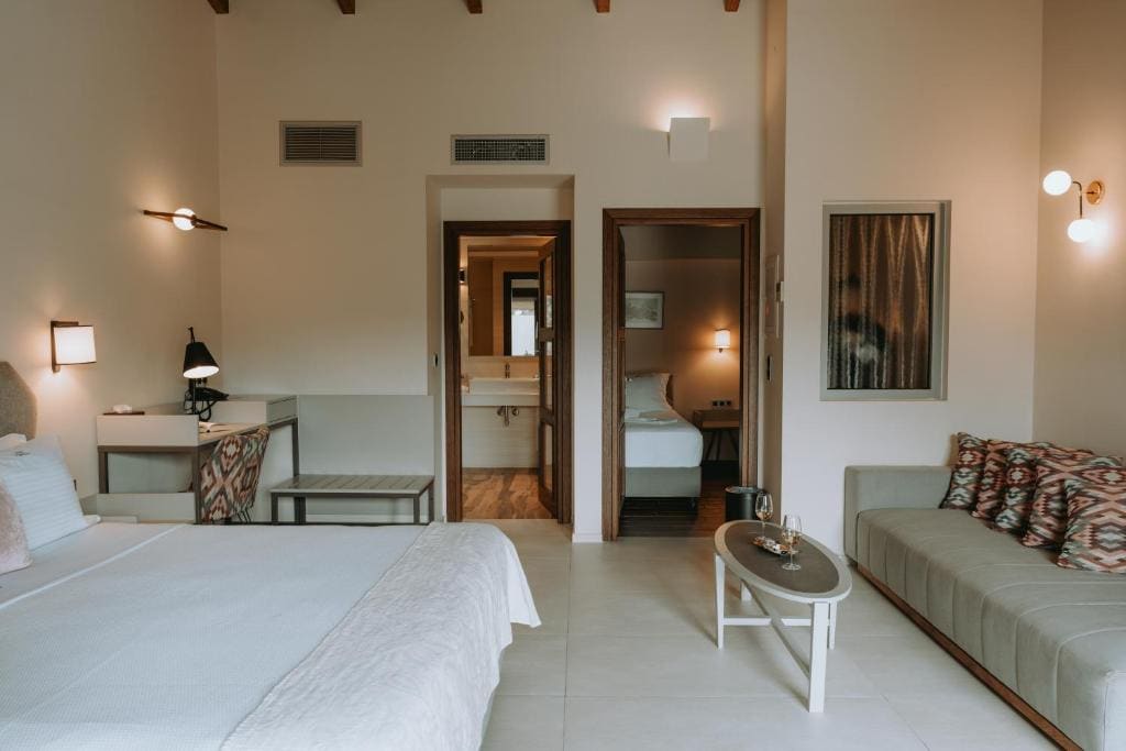 Suite with Garden View room - Image 2