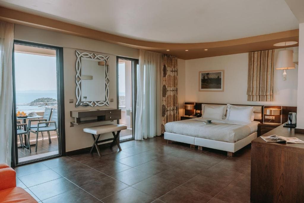 Deluxe Junior Suite with Sea View room - Image 1