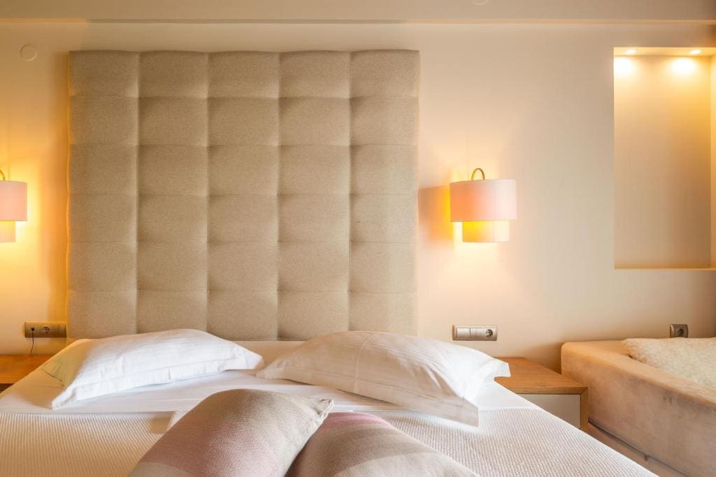 Superior Double Room with Mountain View room - Image 3