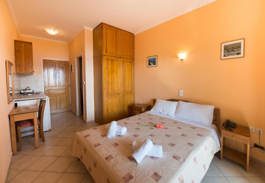 Double Studio with Sea View room - Image 1