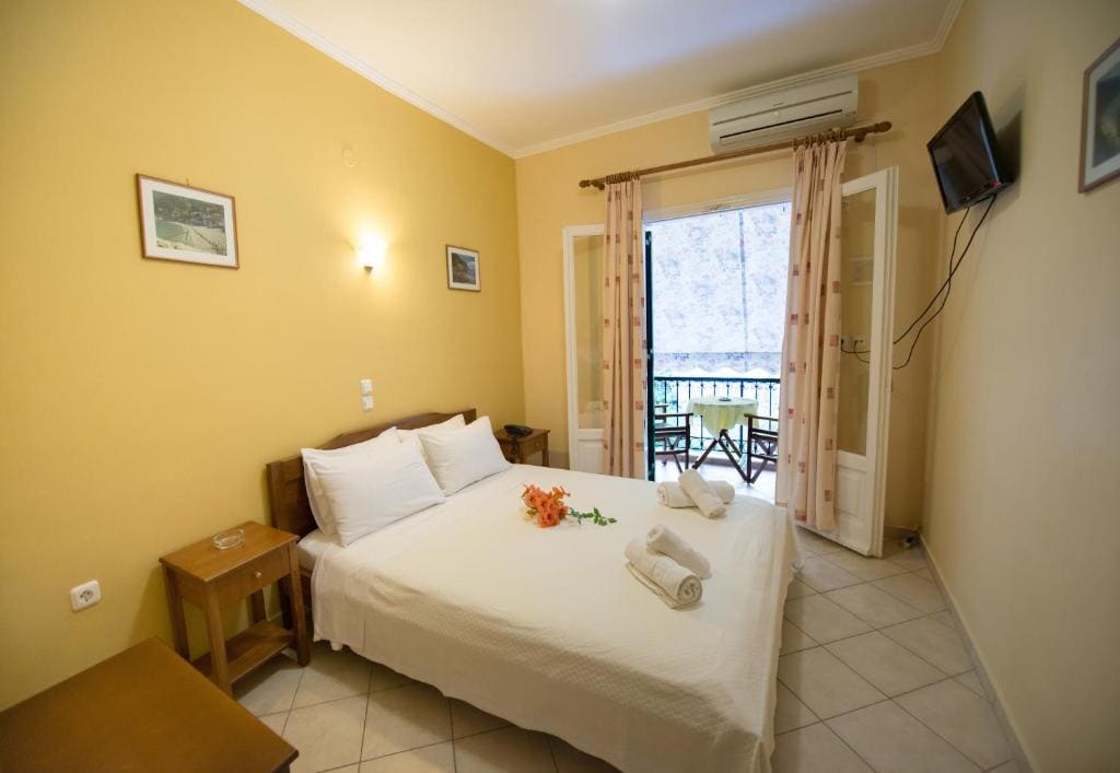 Double Studio with Sea View room - Image 2