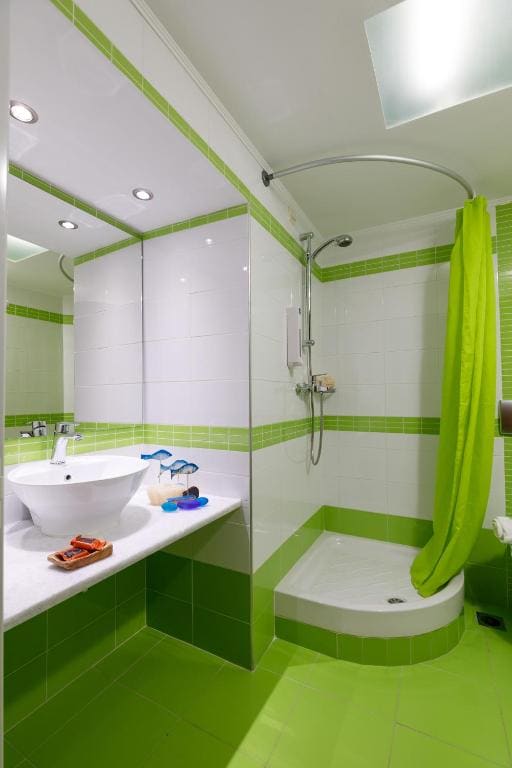 One-Bedroom Apartment room - Image 2