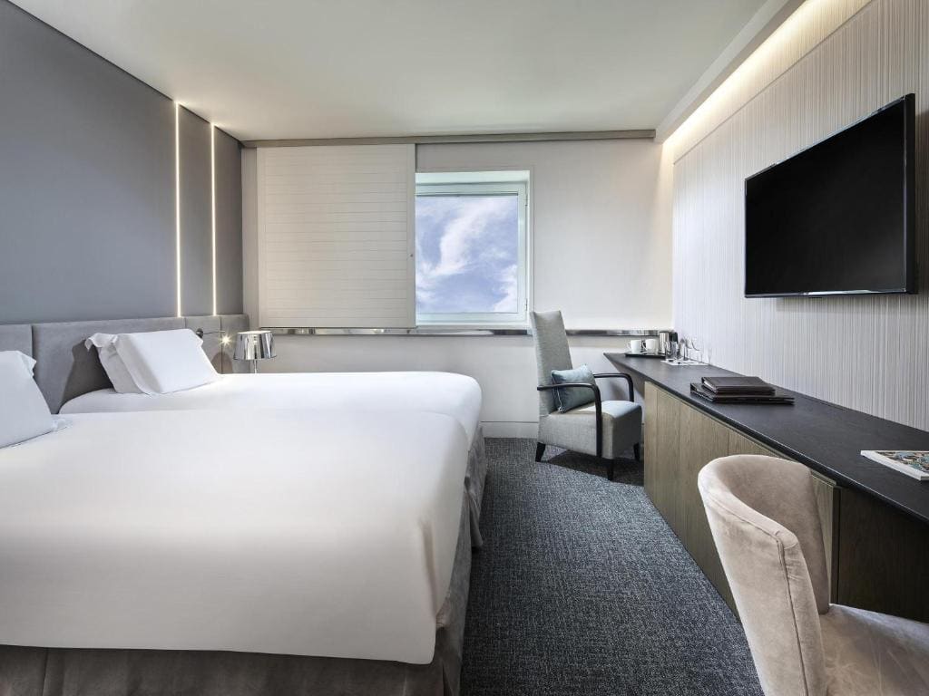 Superior Twin Room room - Image 2