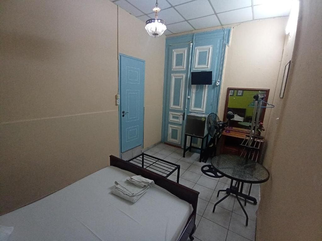 Double Room with Private Bathroom room - Image 1