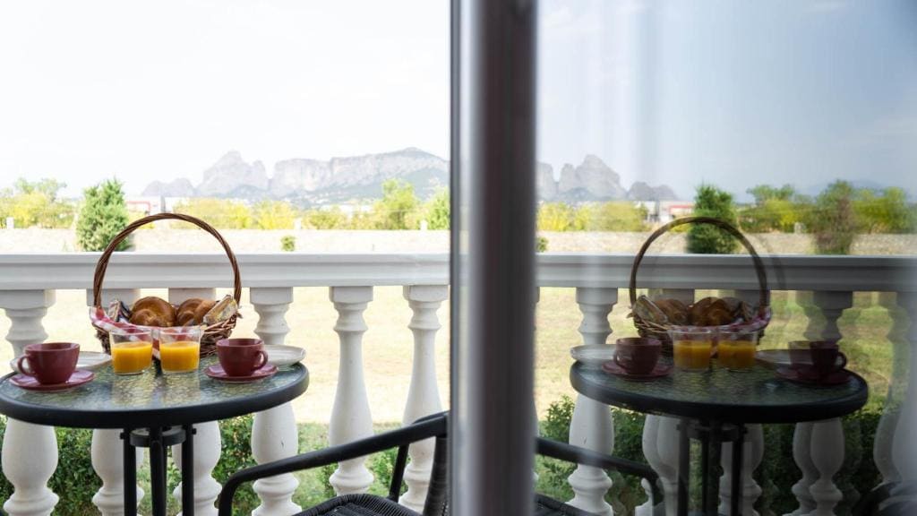 King Room with Mountain View room - Image 1