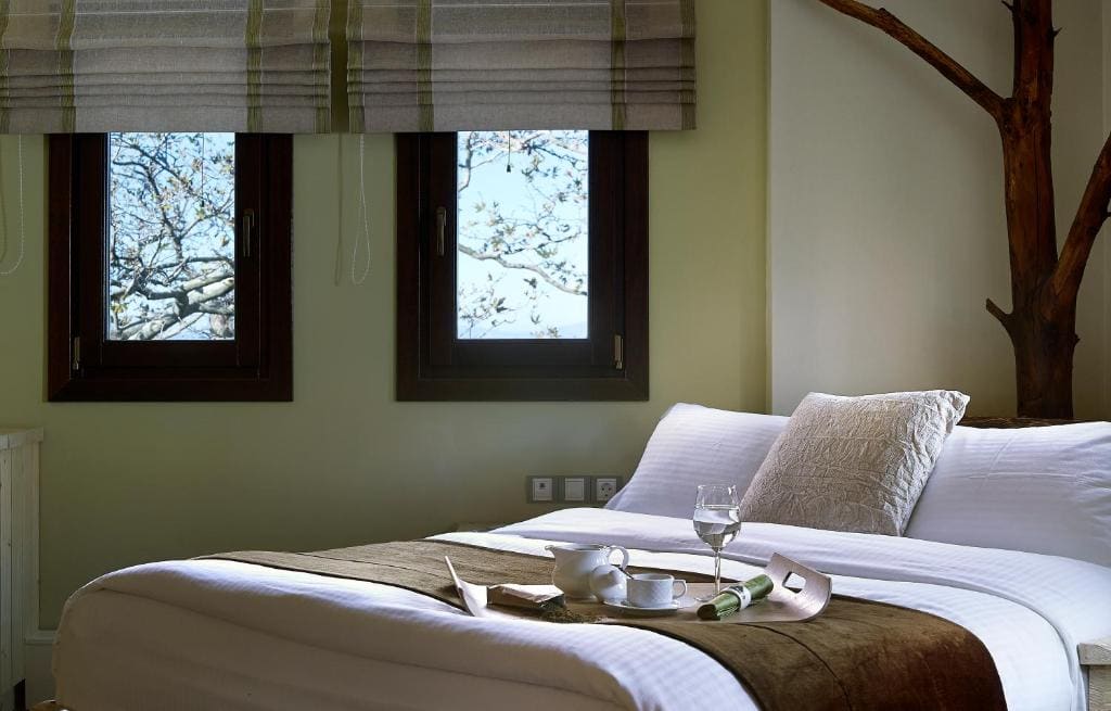 Honeymoon Suite Mountain View room - Image 1