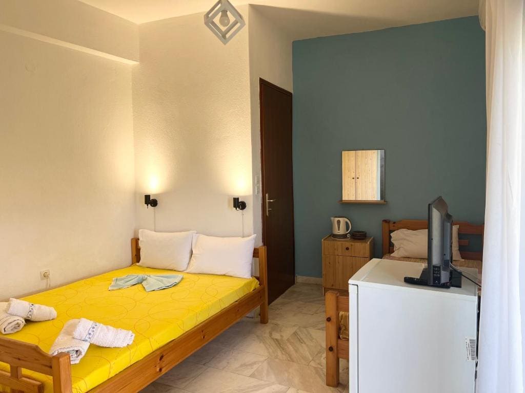 Standard Triple Room with Sea View room - Image 1
