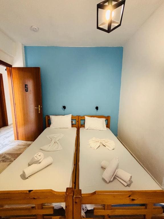 Standard Twin Room room - Image 2