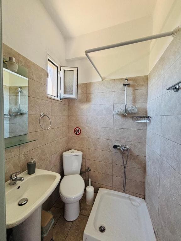 Triple Room with Mountain View room - Image 3