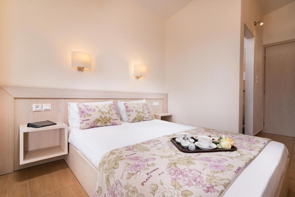 Double Room with Balcony room - Image 1