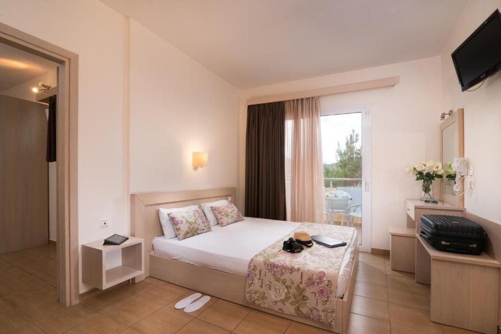 Family Room room - Image 1