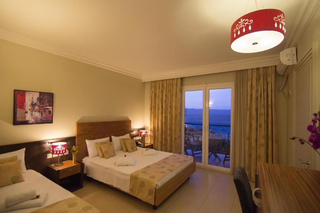 Superior Family Room with Sea View - Interconnecting room - Image 3