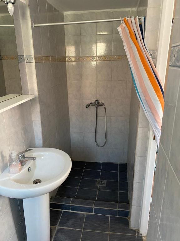 Standard Triple Room room - Image 1