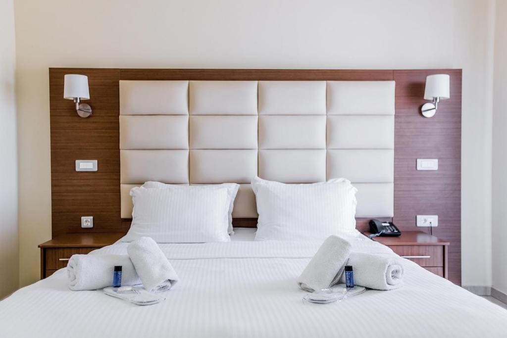 Deluxe Family Room room - Image 1