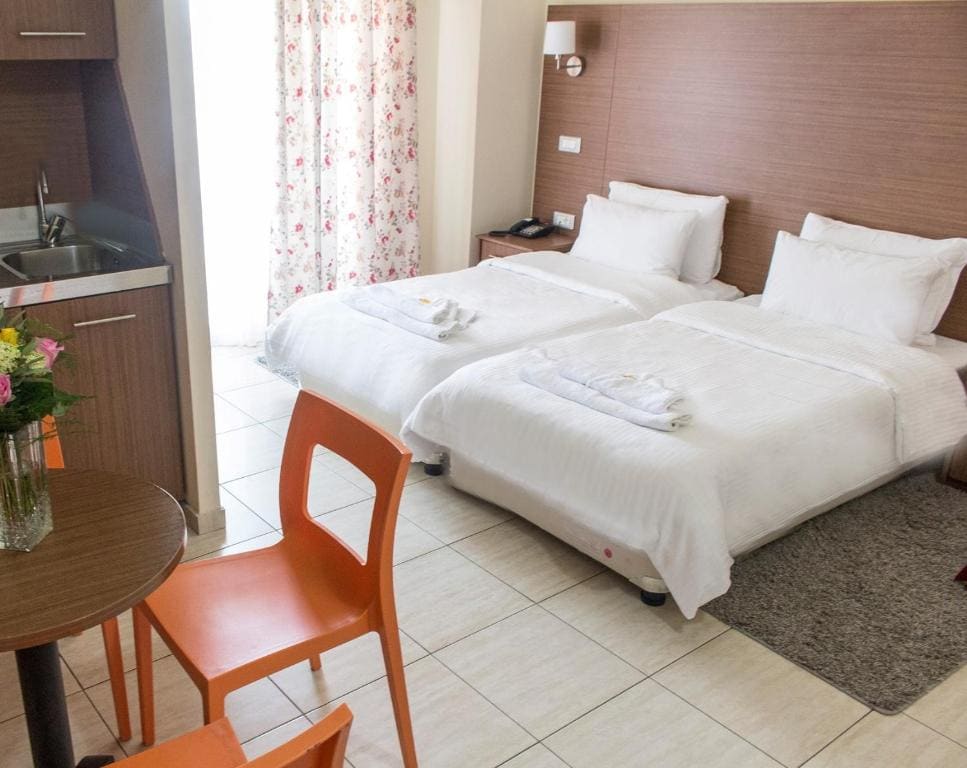 Twin Room with Balcony room - Image 2