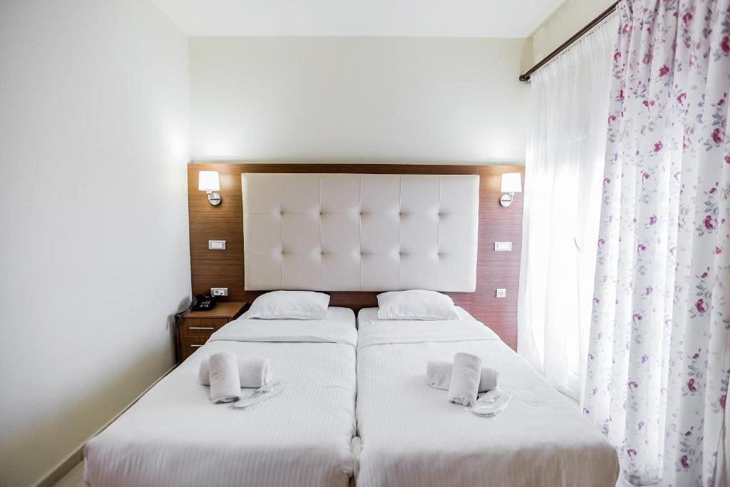 Twin Room with Balcony room - Image 1