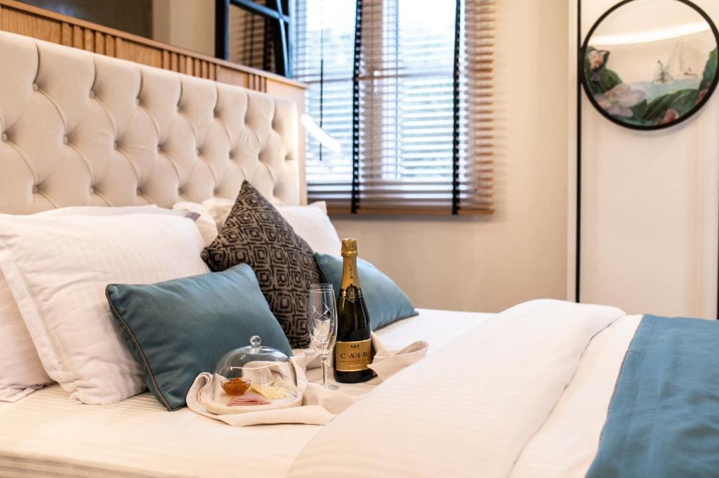 Executive Suite room - Image 3