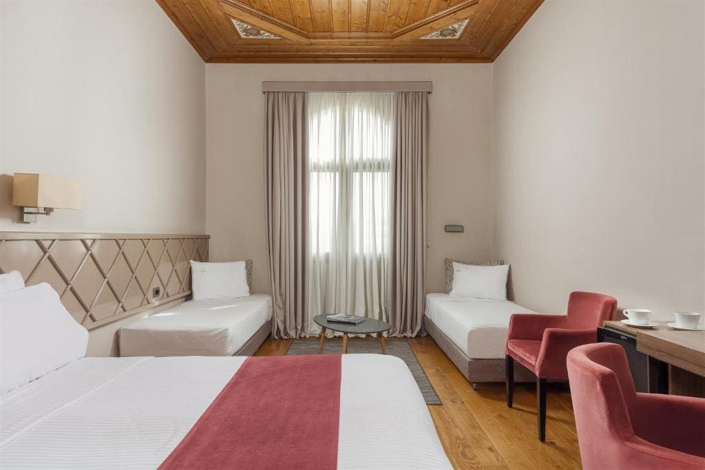 Family Garden View room - Image 3