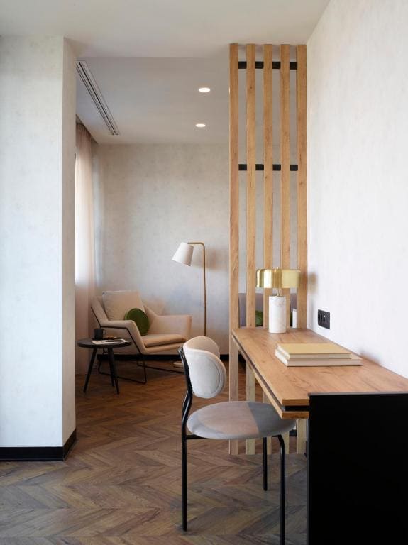 The Port Square Suite room - Image 2