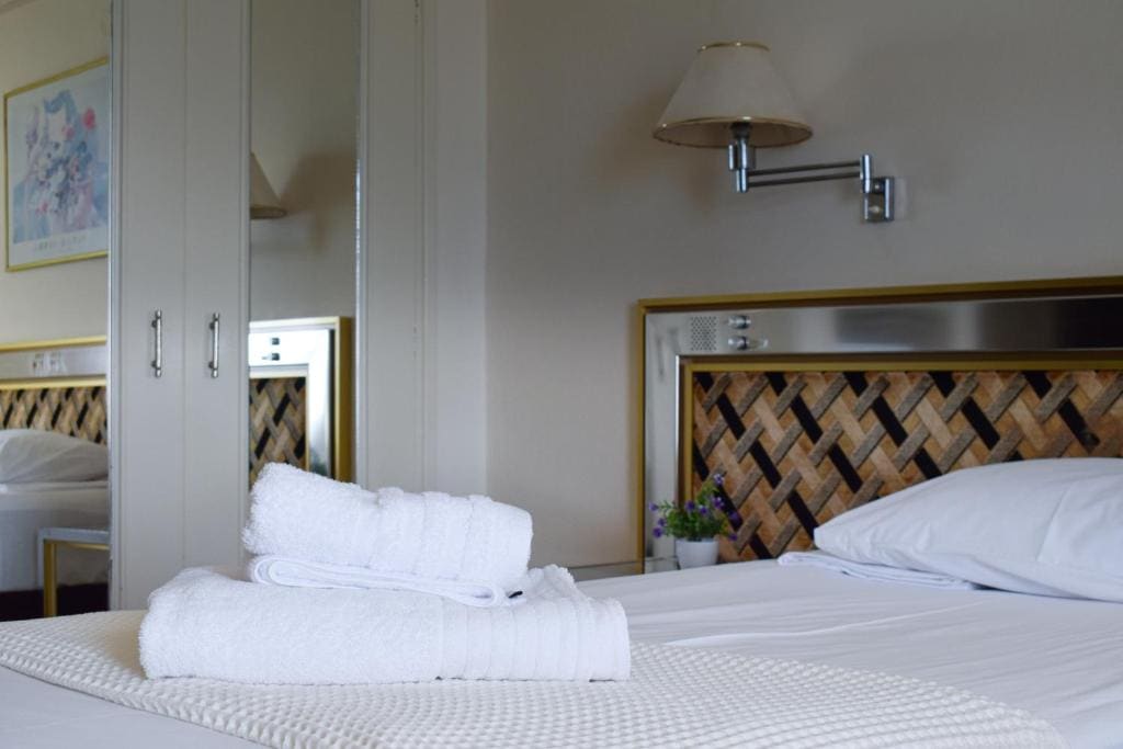 Triple Room with Sea View room - Image 3
