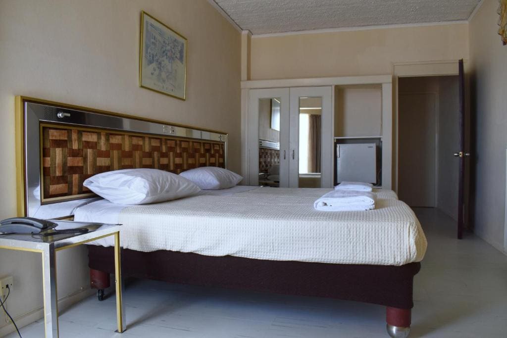 Double or Twin Room with Sea View room - Image 2
