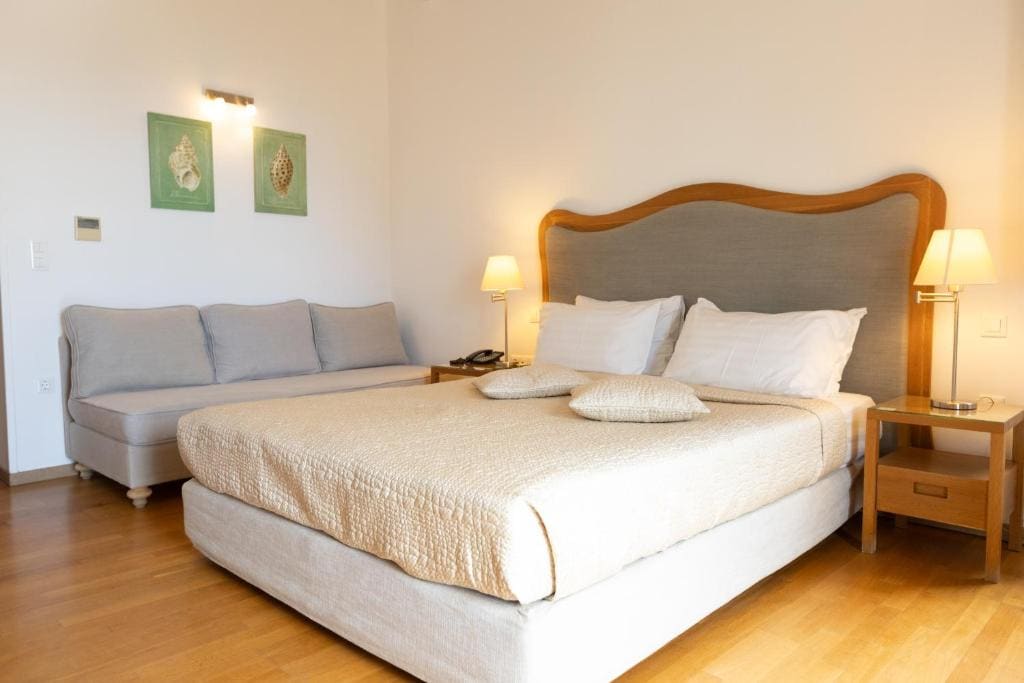 Deluxe Room with sea/side sea view room - Image 1