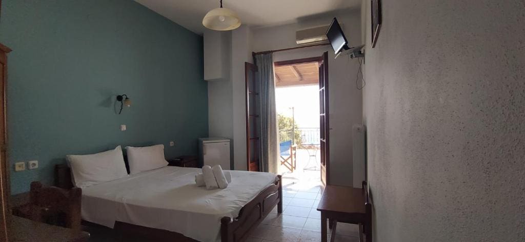 Double or Twin Room with Sea View room - Image 2