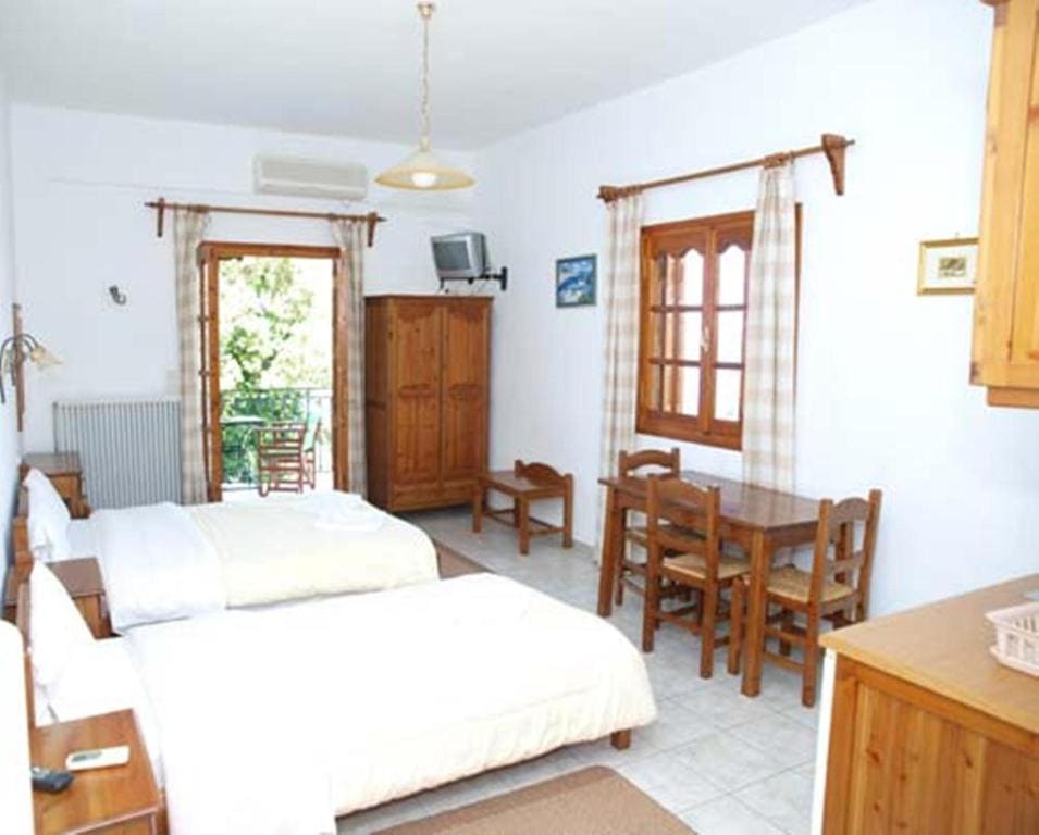 Triple Room with Sea View room - Image 3