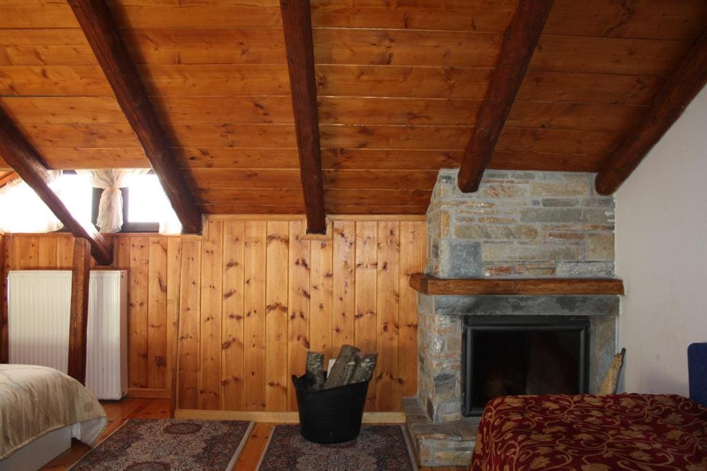 Attic Room with Fireplace room - Image 2