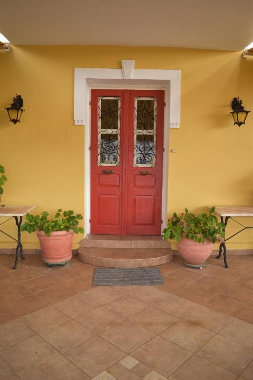 Quadruple Room with Private Bathroom room - Image 2