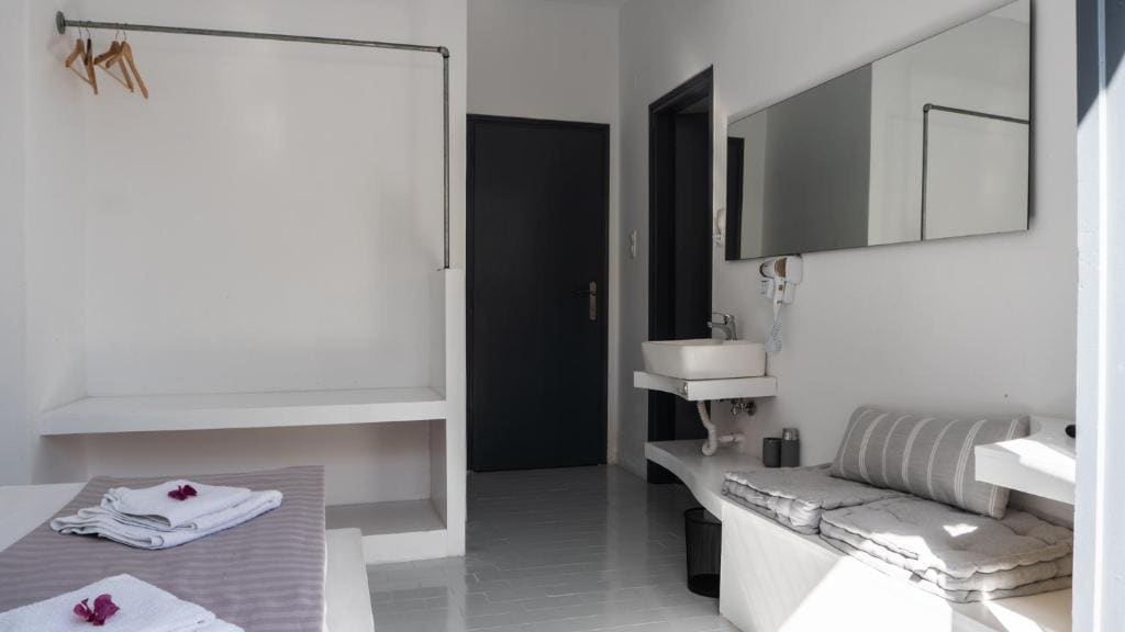 Double Room with Garden View room - Image 1