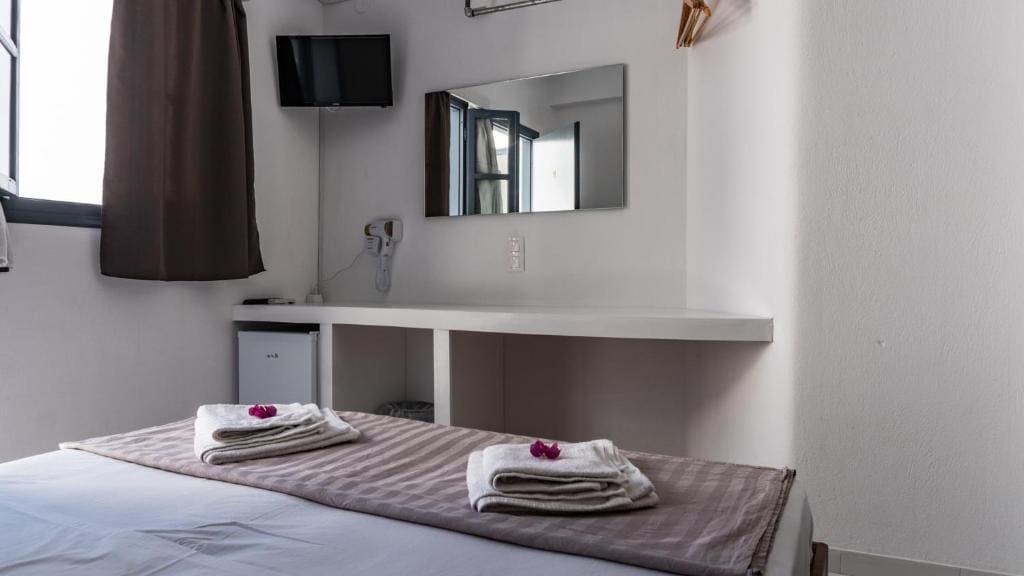 Economy Double Room room - Image 3