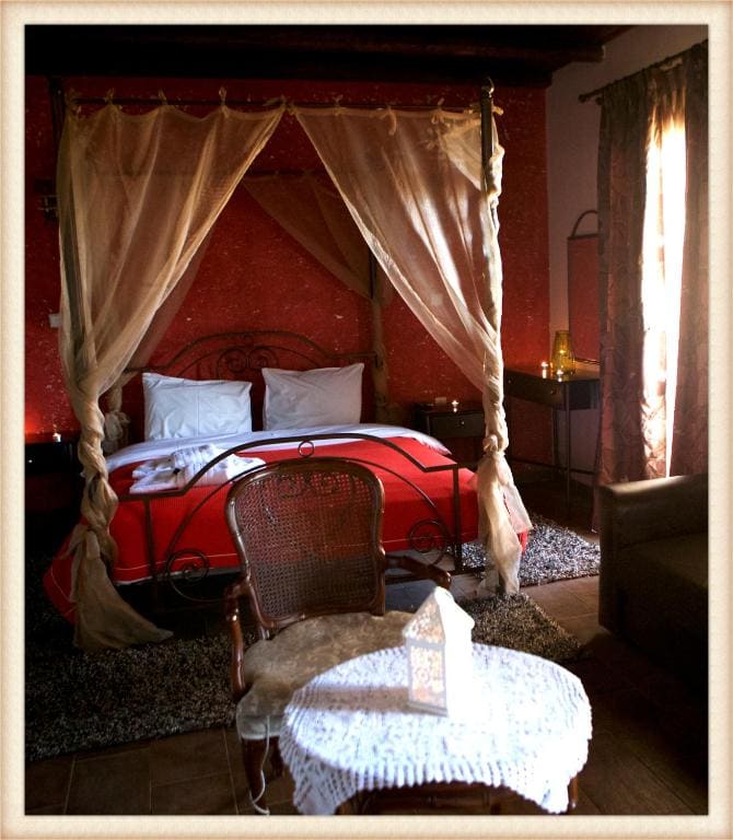 Deluxe Suite room - Image 2