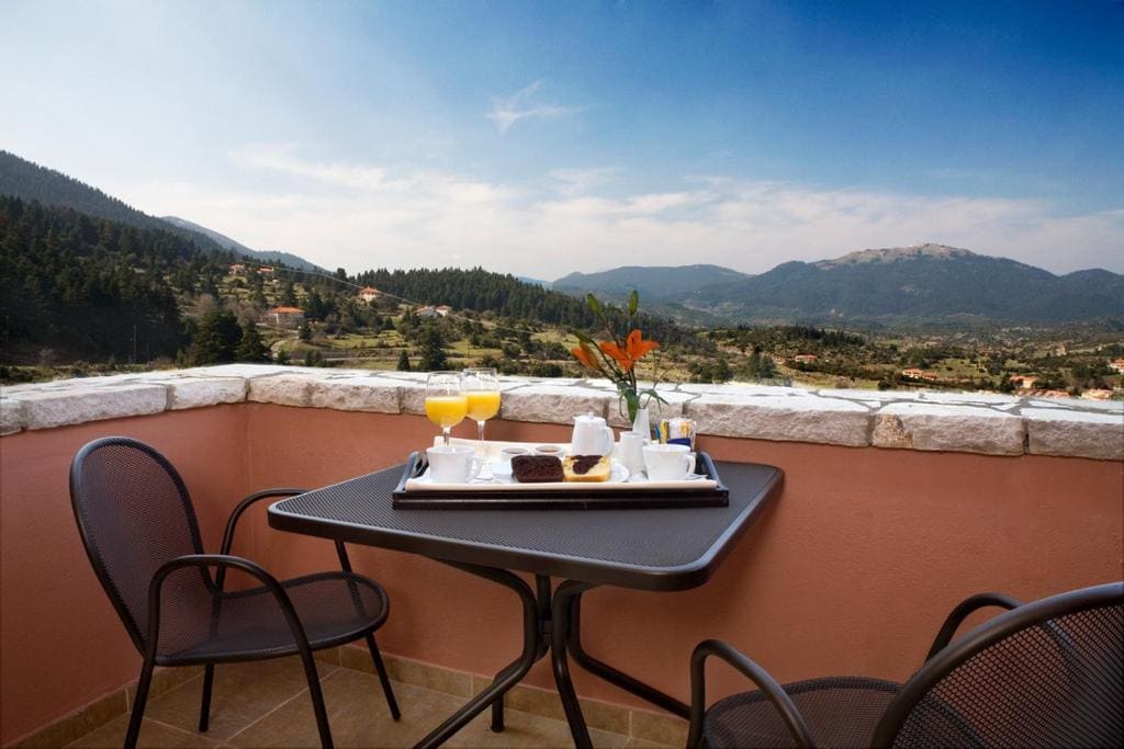 Family room with panoramic view room - Image 1
