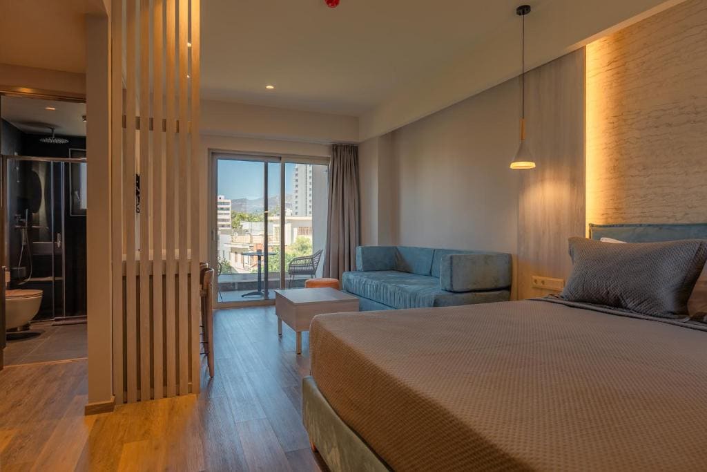Junior Suite with Balcony room - Image 2