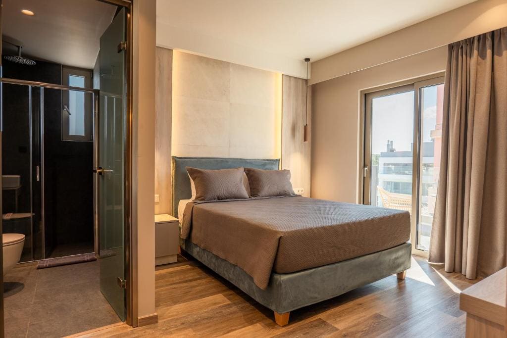 Standard Double Room with Balcony room - Image 2
