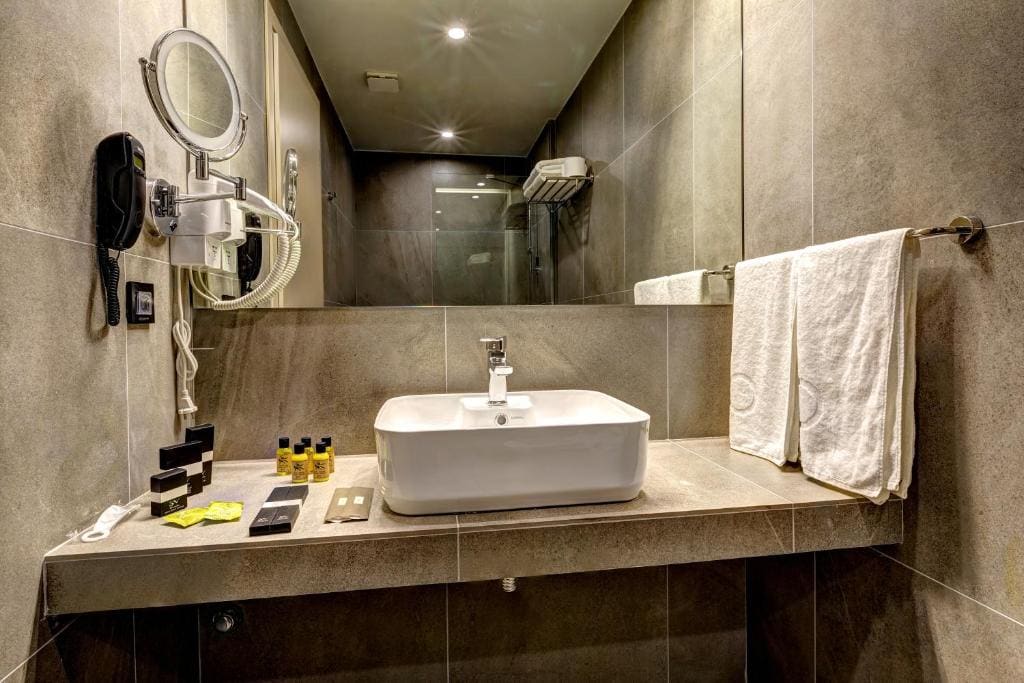 Suite with Land View room - Image 2
