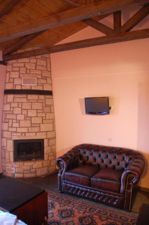 Superior Double Room with Lake View room - Image 2