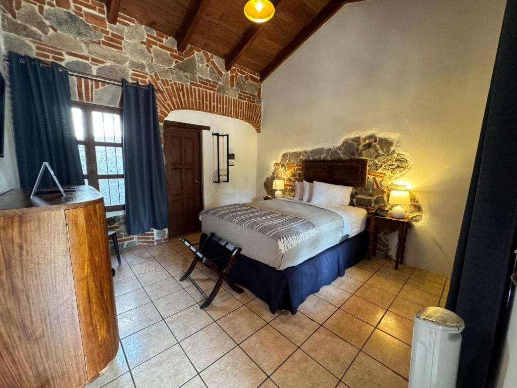 Queen Room room - Image 2