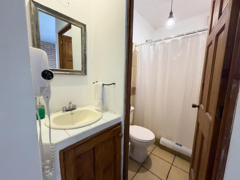 King Suite room - Image 3