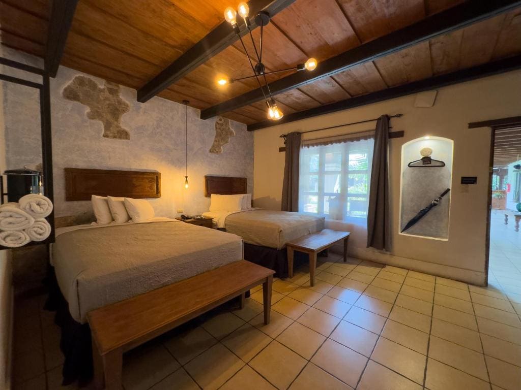 Standard Quadruple Room room - Image 3