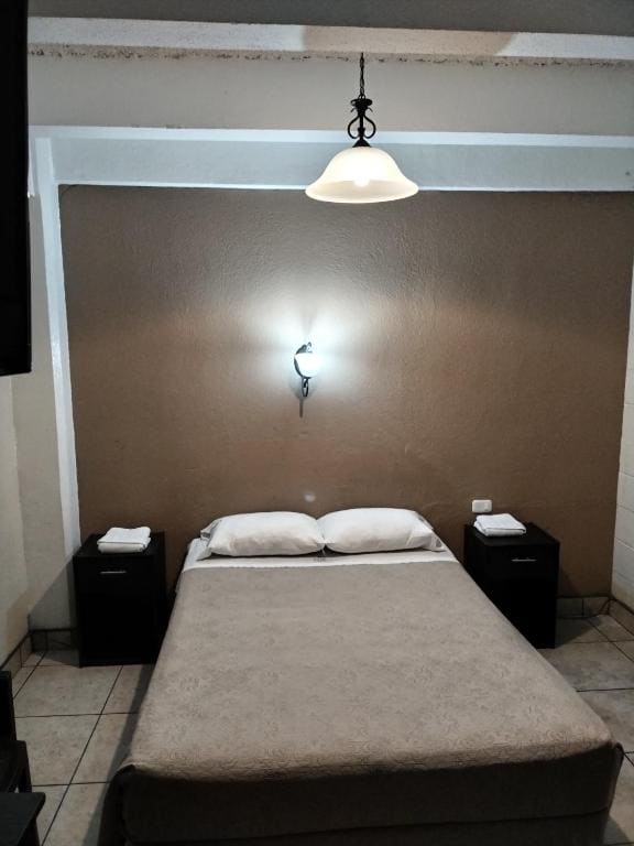 Quadruple Room room - Image 1