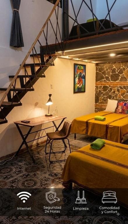 Deluxe Family Room room - Image 1