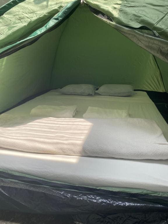 Tent room - Image 2