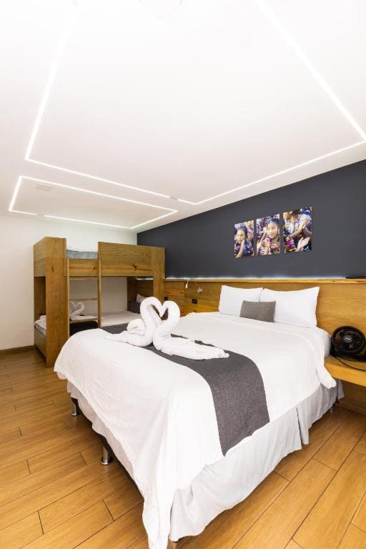 Family Room room - Image 1